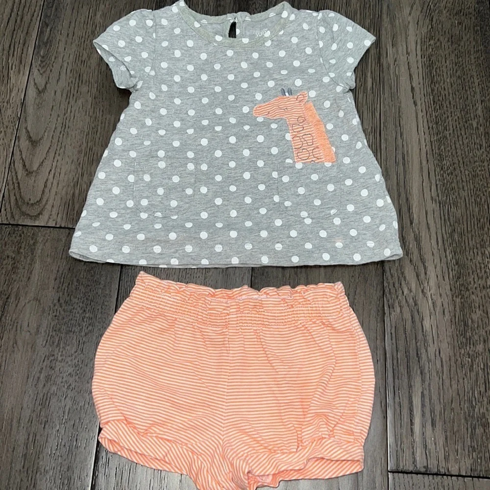 Carters baby girl striped bloomer with matching giraffe polkadot T-shirt